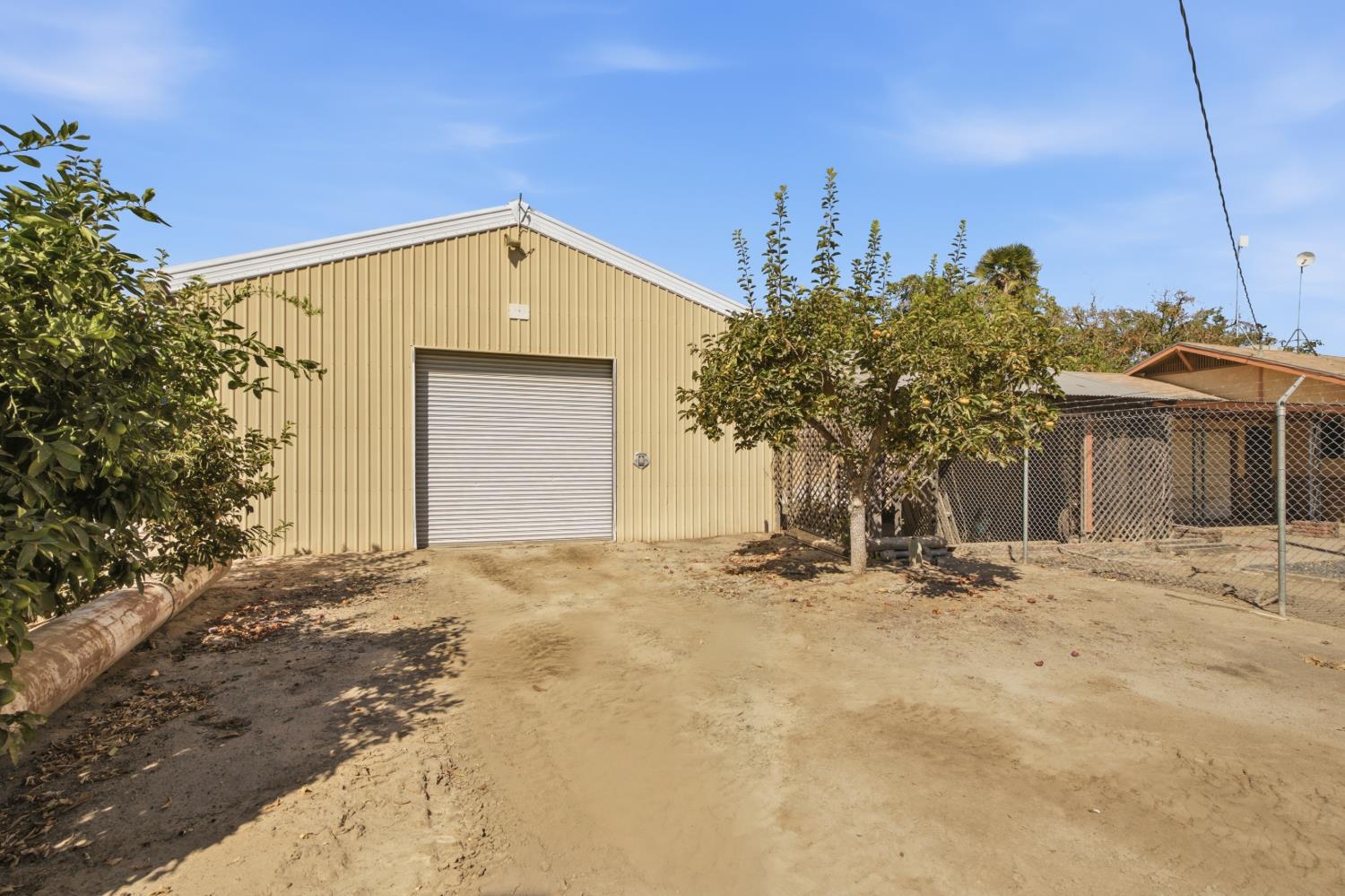 13333 S DeWolf Ave, Selma, CA 93662
