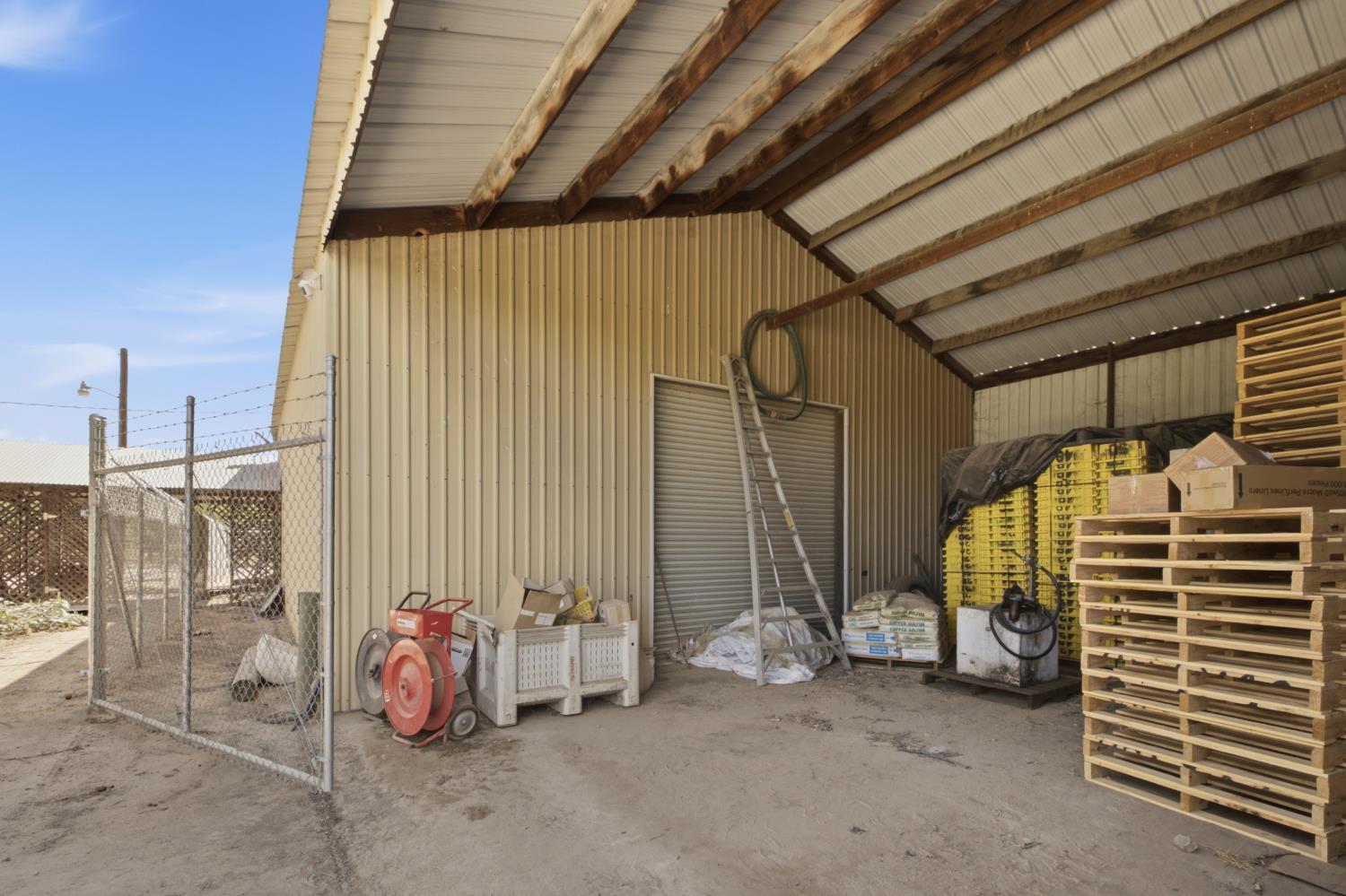 13333 S DeWolf Ave, Selma, CA 93662