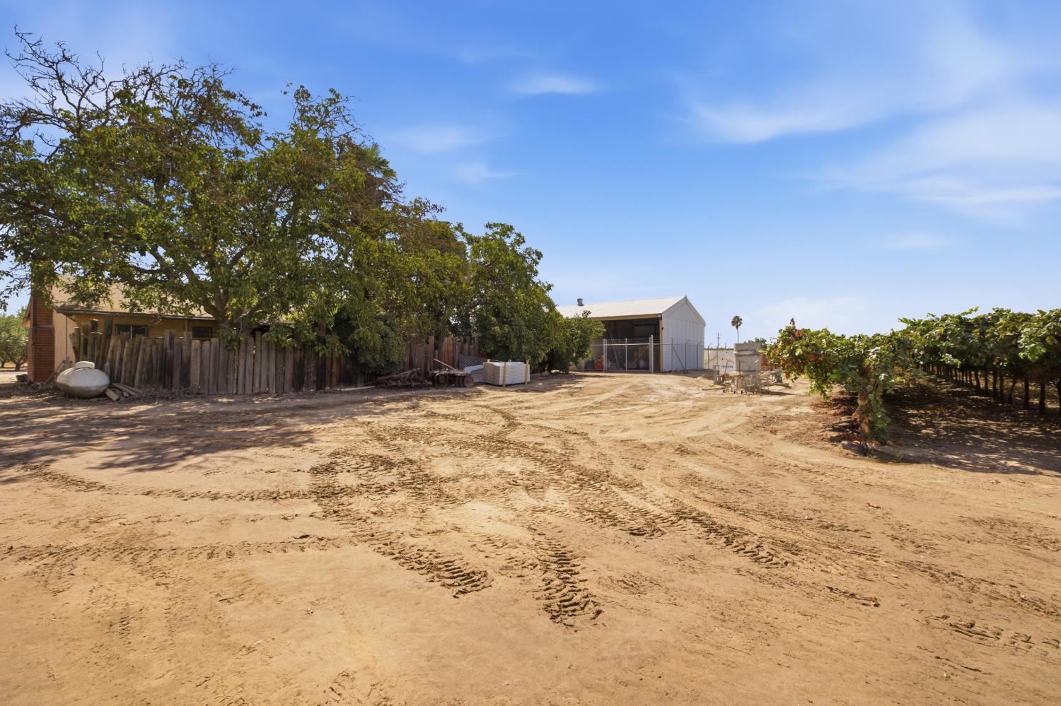 13333 S DeWolf Ave, Selma, CA 93662