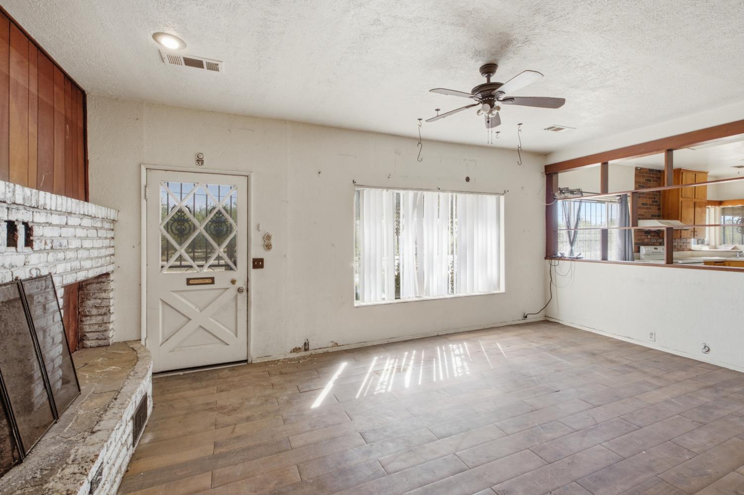 13333 S DeWolf Ave, Selma, CA 93662