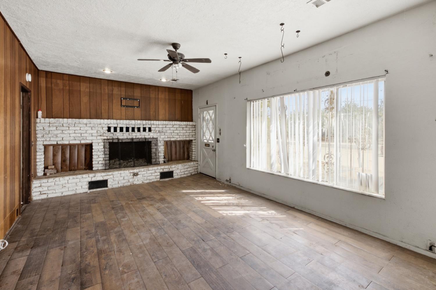 13333 S DeWolf Ave, Selma, CA 93662