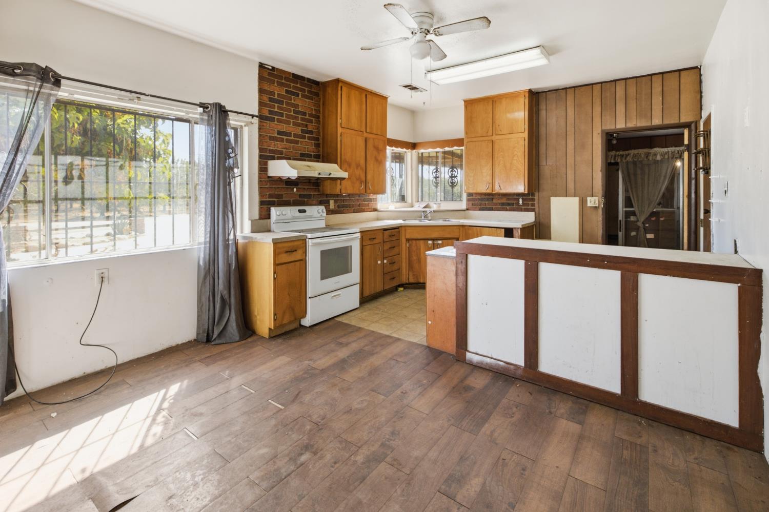 13333 S DeWolf Ave, Selma, CA 93662