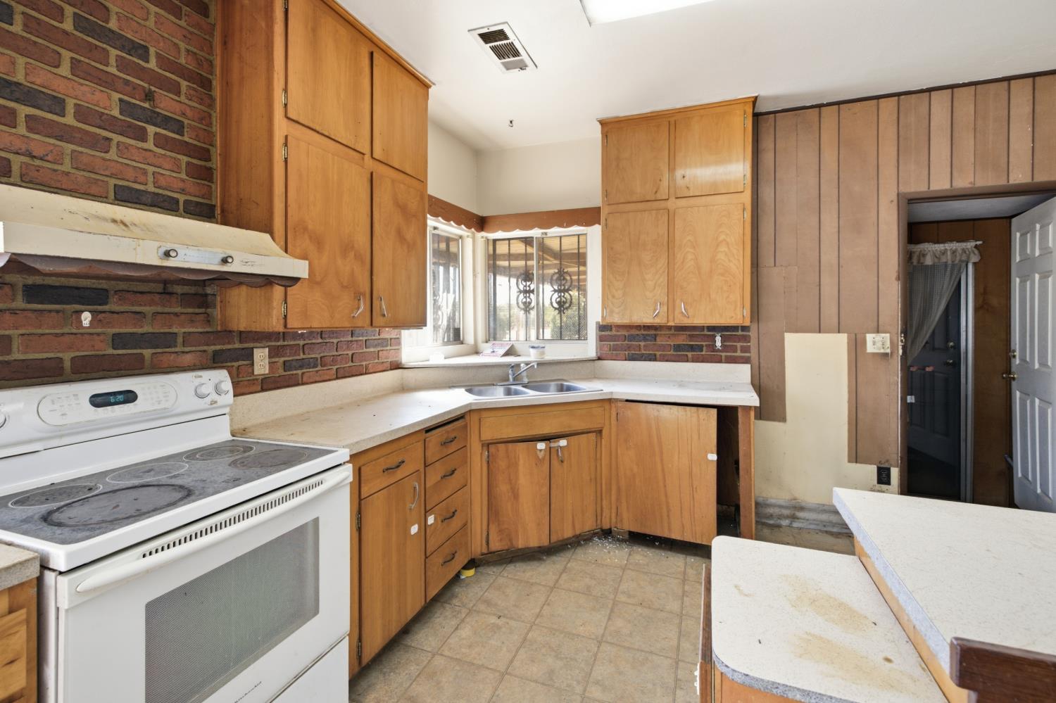 13333 S DeWolf Ave, Selma, CA 93662