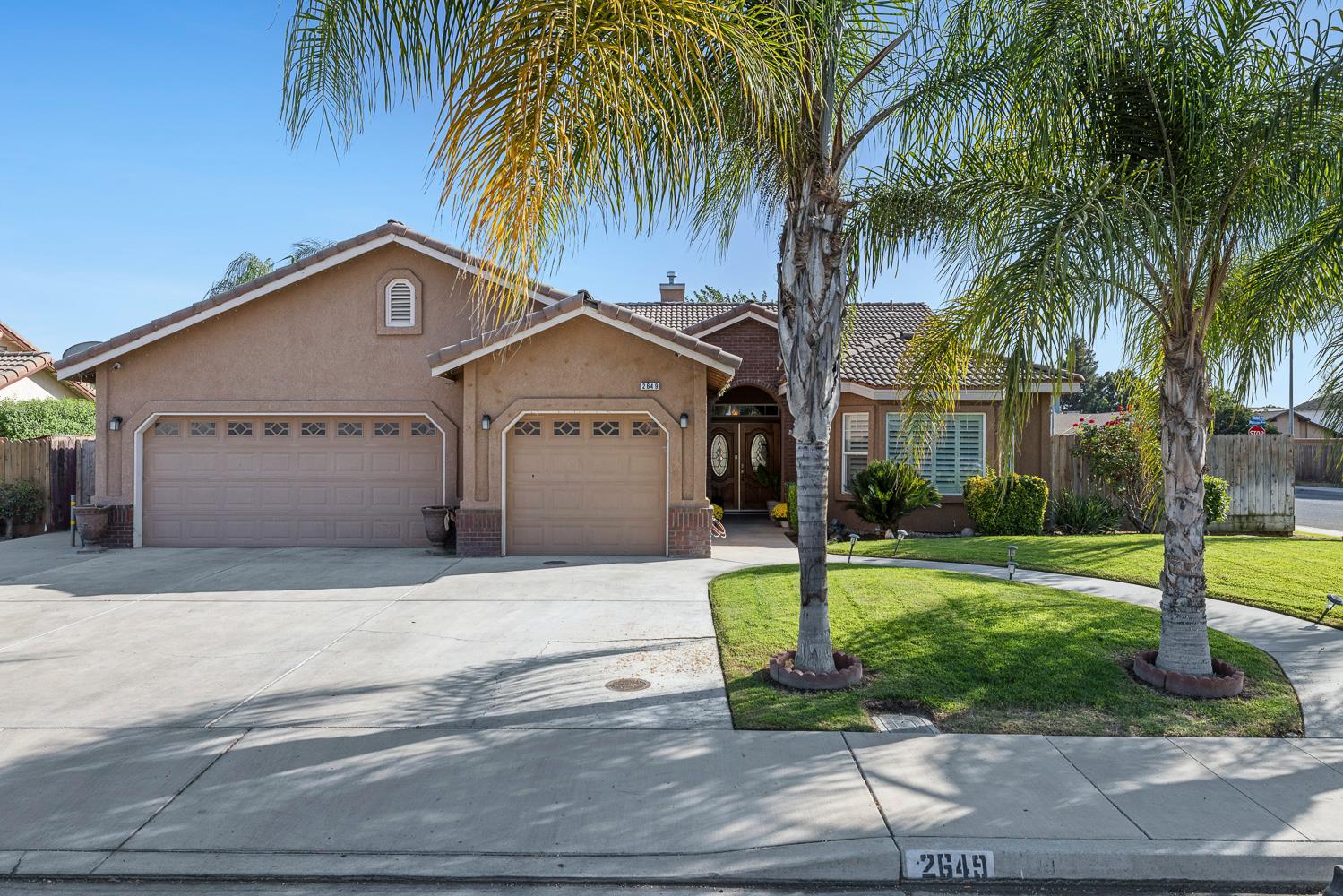 2649 Hillcrest St, Selma, CA 93662