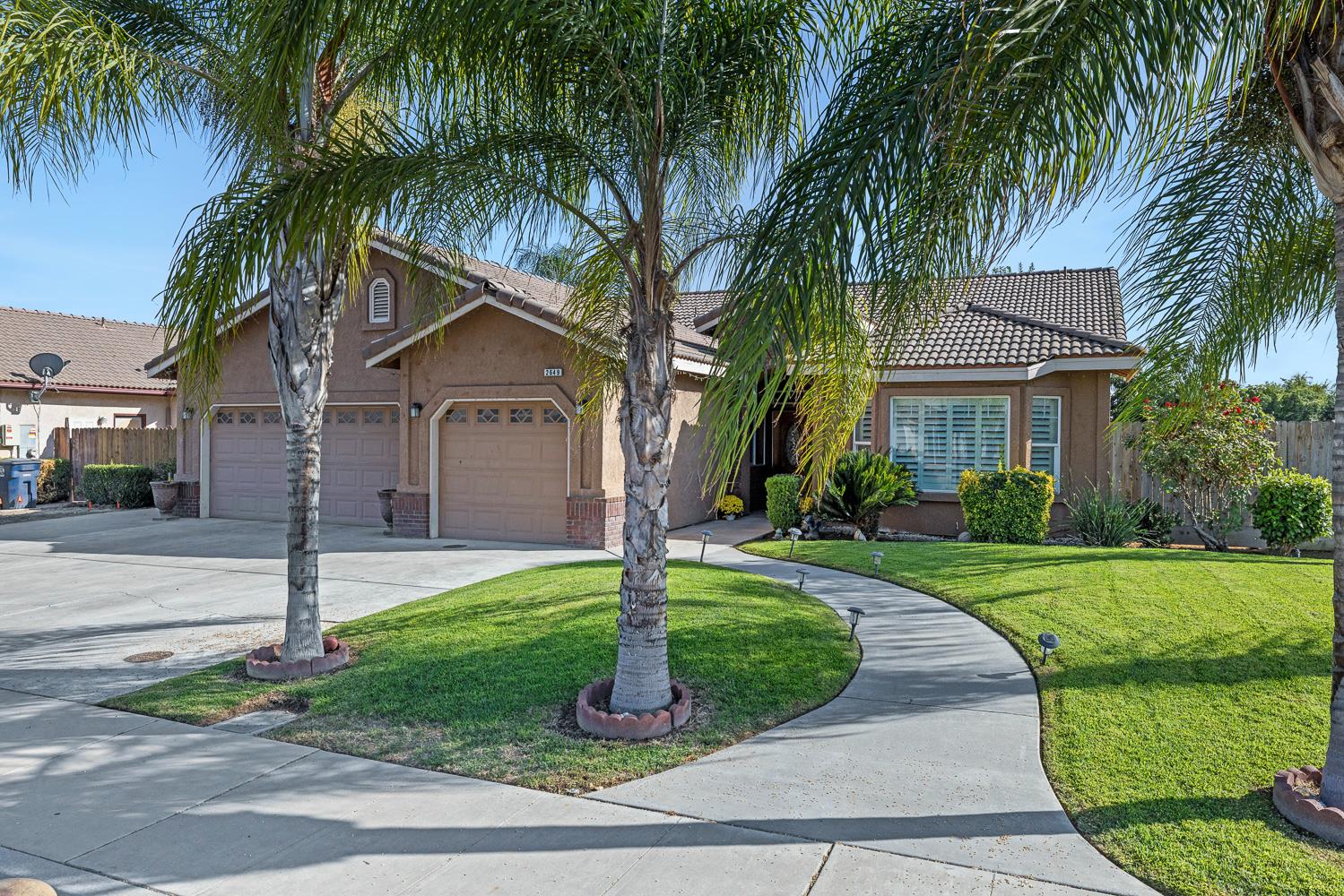 2649 Hillcrest St, Selma, CA 93662
