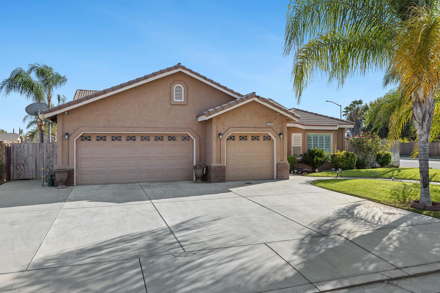 2649 Hillcrest St, Selma, CA 93662