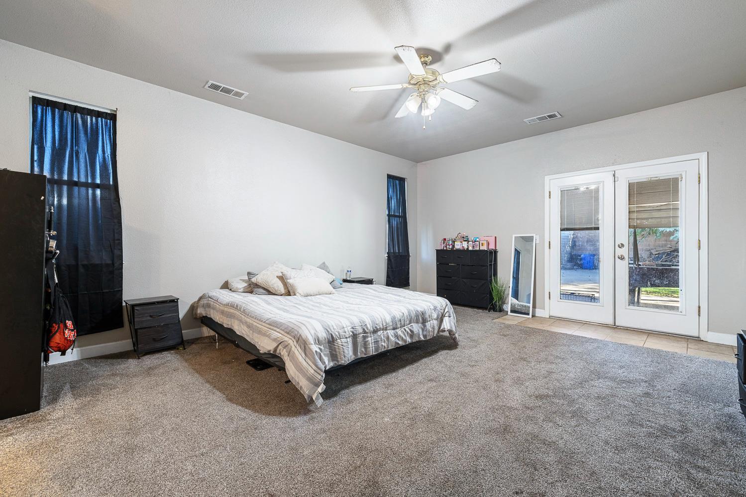 2649 Hillcrest St, Selma, CA 93662