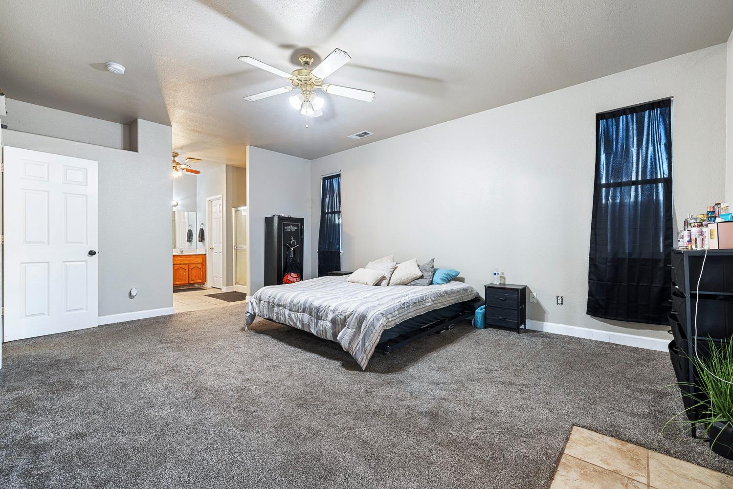 2649 Hillcrest St, Selma, CA 93662