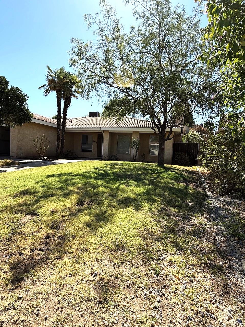 2807 E Norman, Visalia, CA 93292