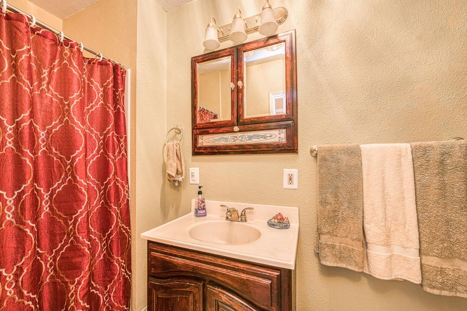 34786 Avenue 15, Madera, CA 93636