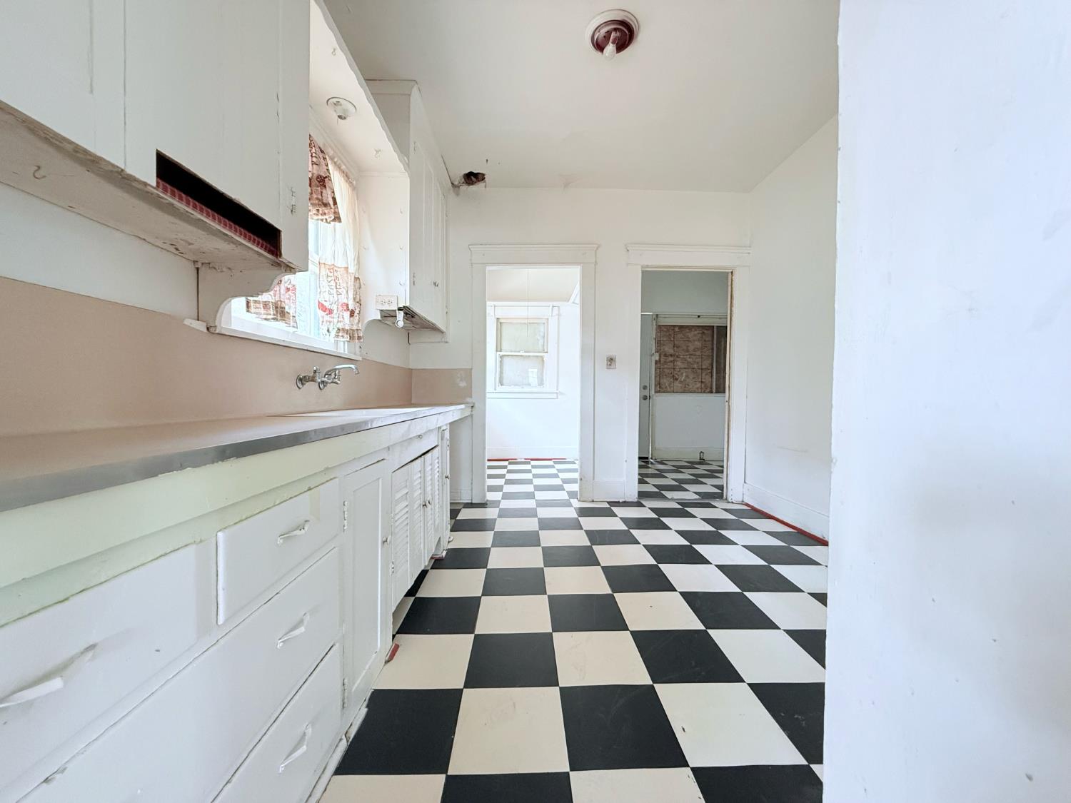 2525 C St, Selma, CA 93662