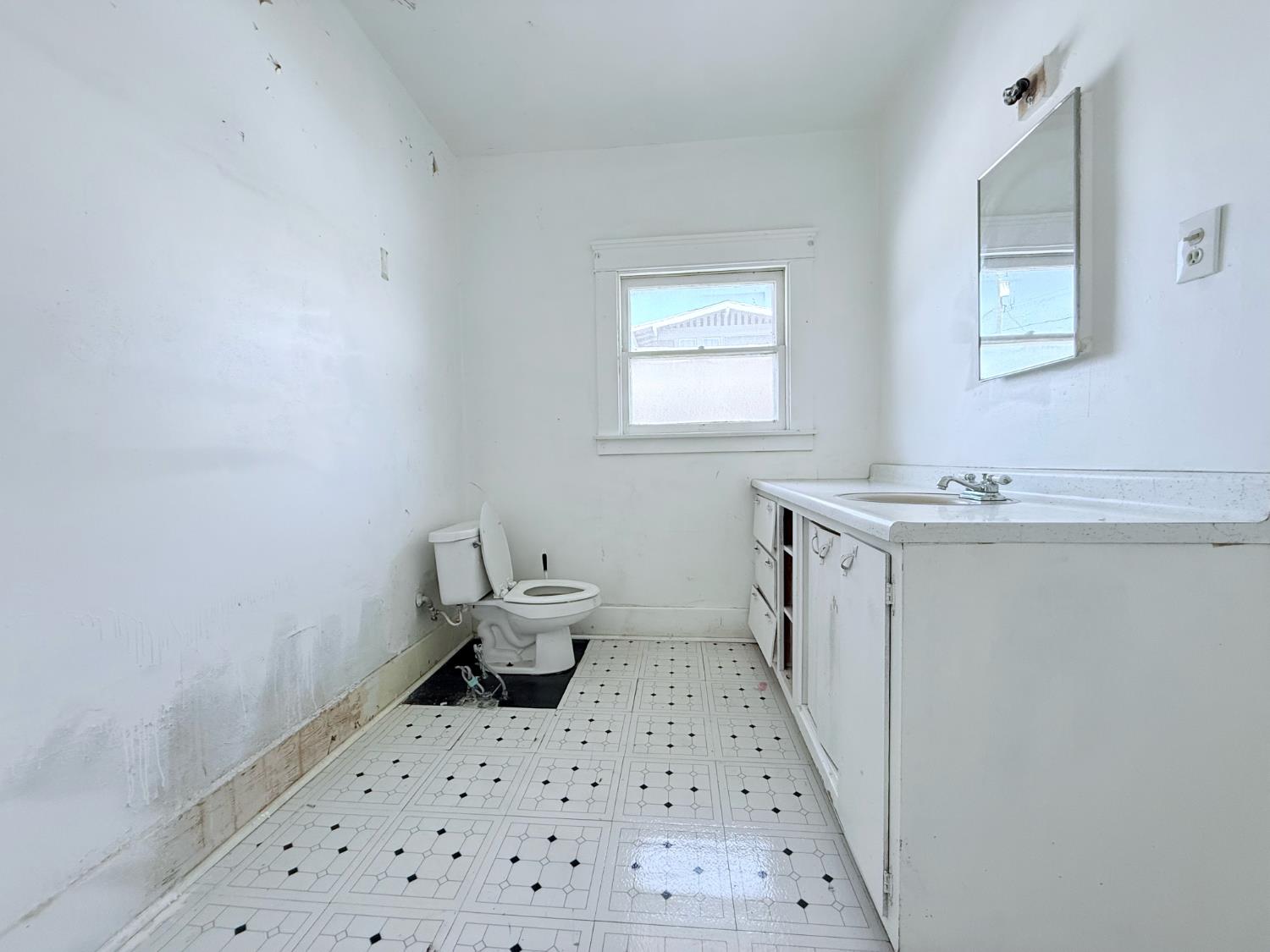 2525 C St, Selma, CA 93662