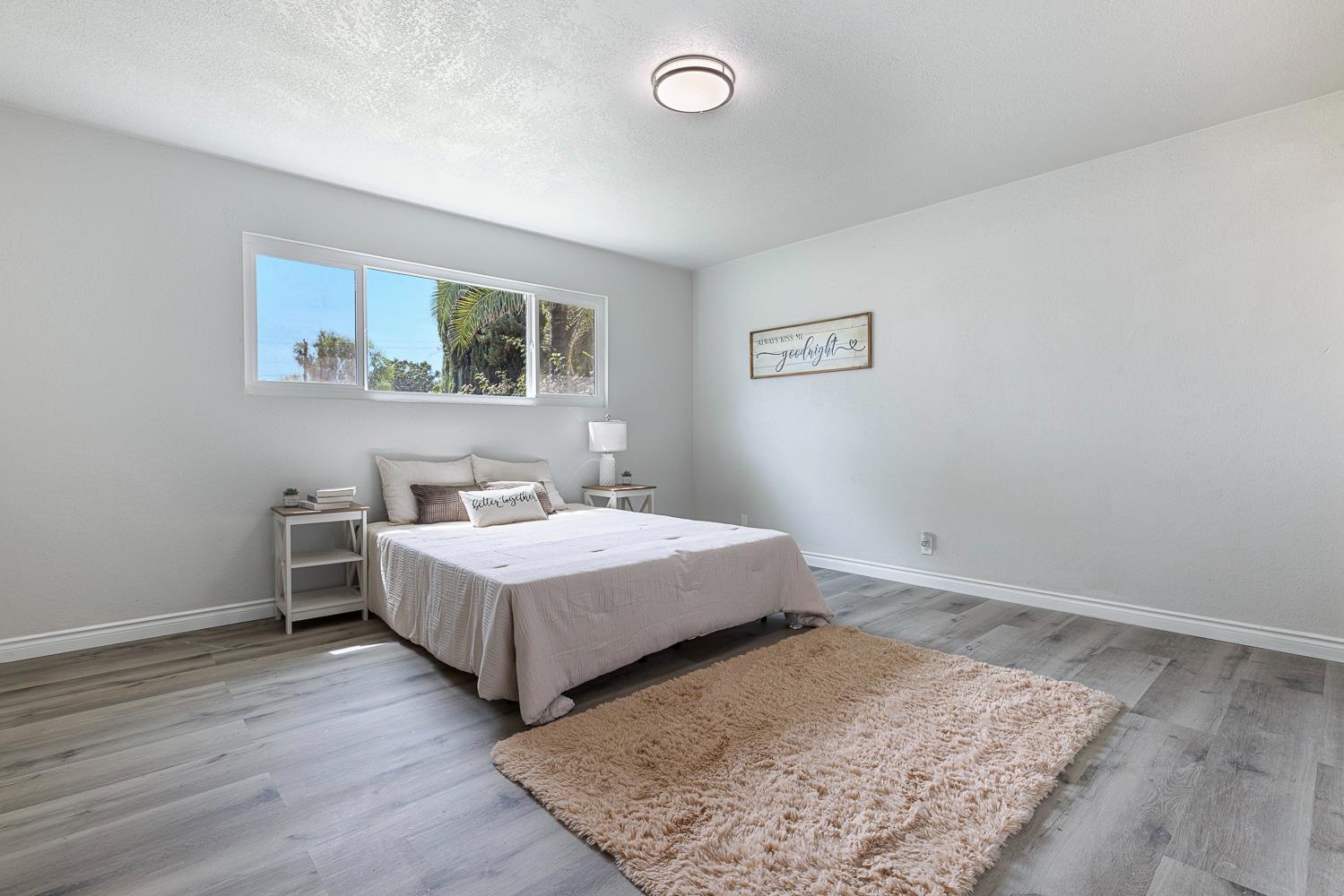 2325 E Hampton Way, Fresno, CA 93726