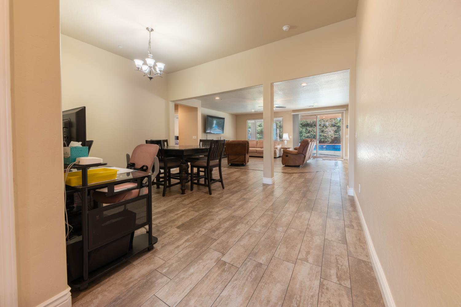 3240 W Lark Ave, Visalia, CA 93291