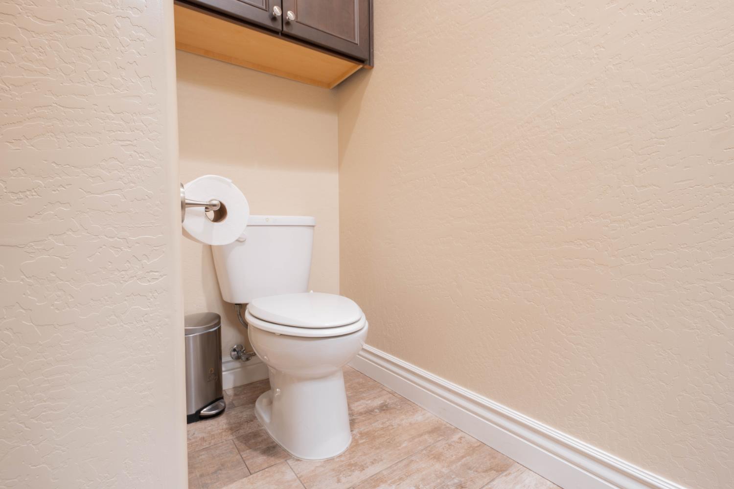3240 W Lark Ave, Visalia, CA 93291