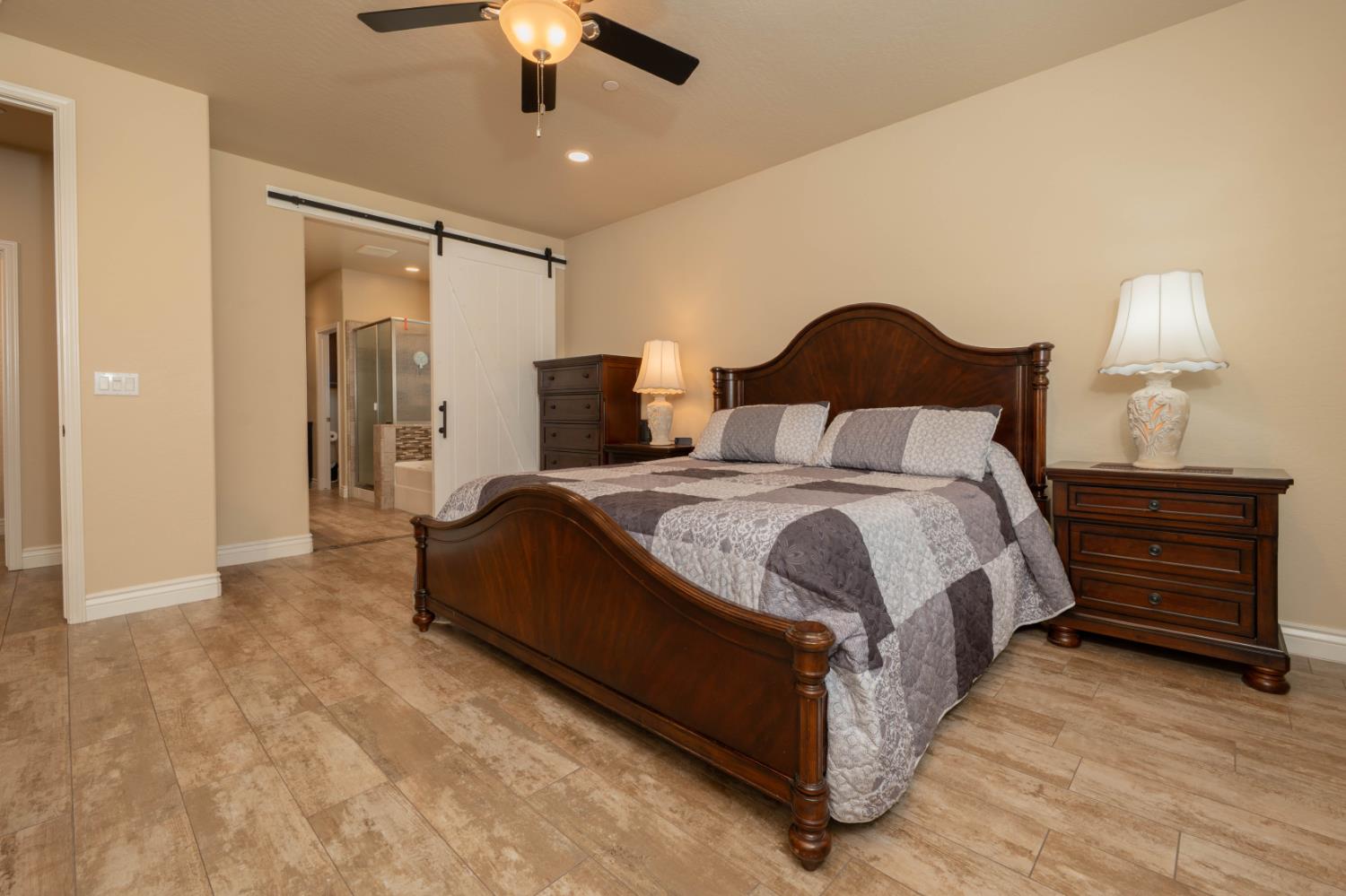 3240 W Lark Ave, Visalia, CA 93291