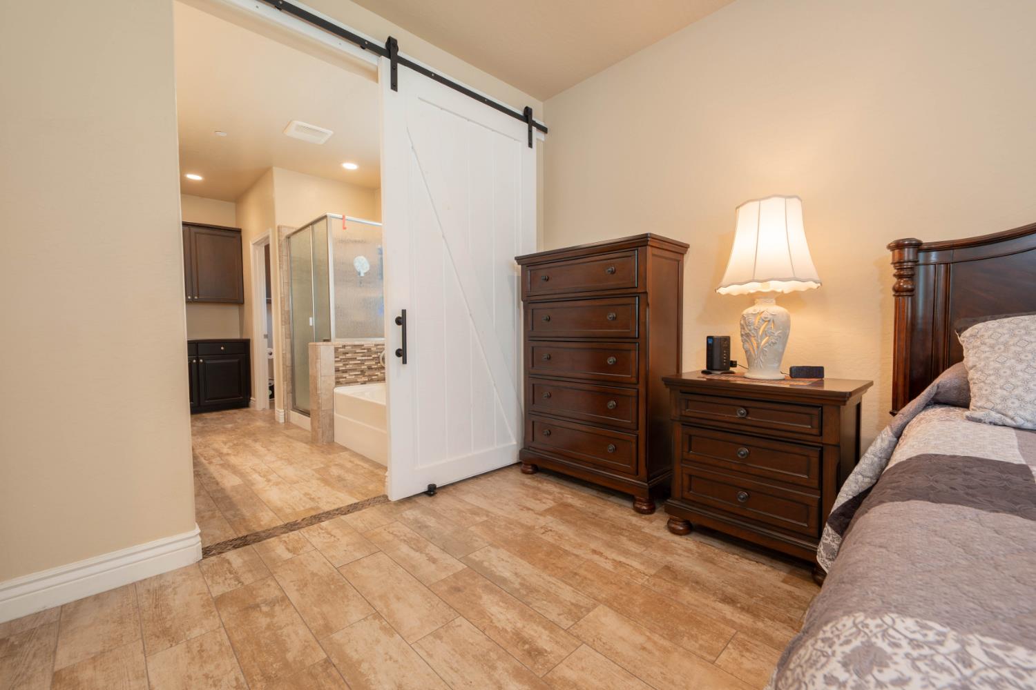 3240 W Lark Ave, Visalia, CA 93291