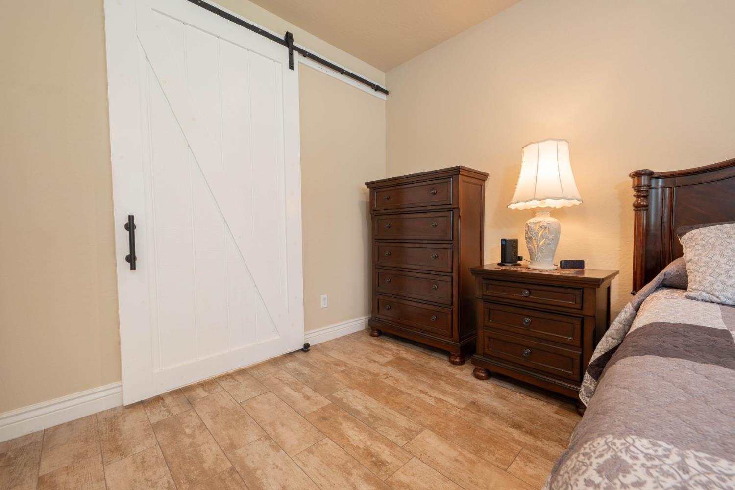 3240 W Lark Ave, Visalia, CA 93291