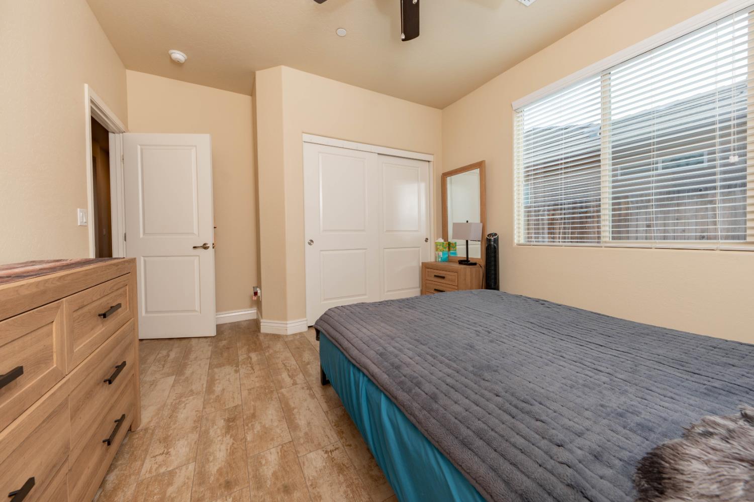 3240 W Lark Ave, Visalia, CA 93291