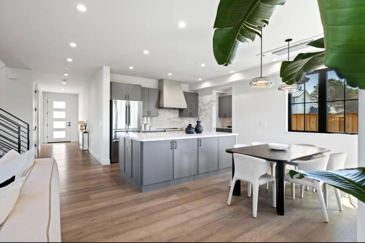 587 Creekside Ct, Half Moon Bay, CA 94019