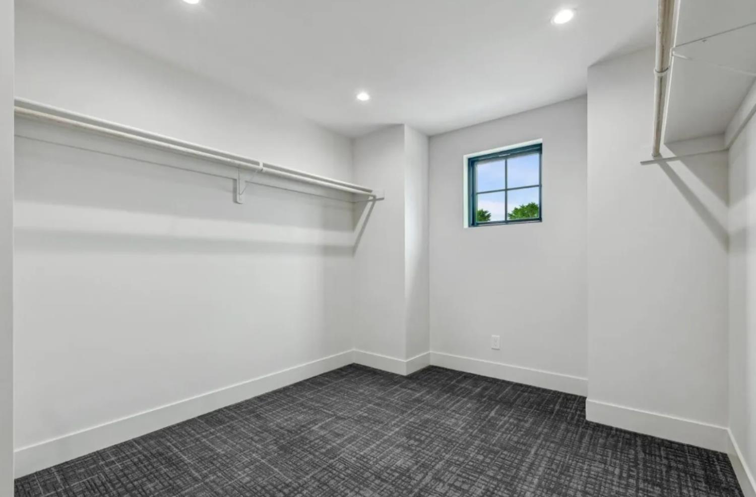 587 Creekside Ct, Half Moon Bay, CA 94019