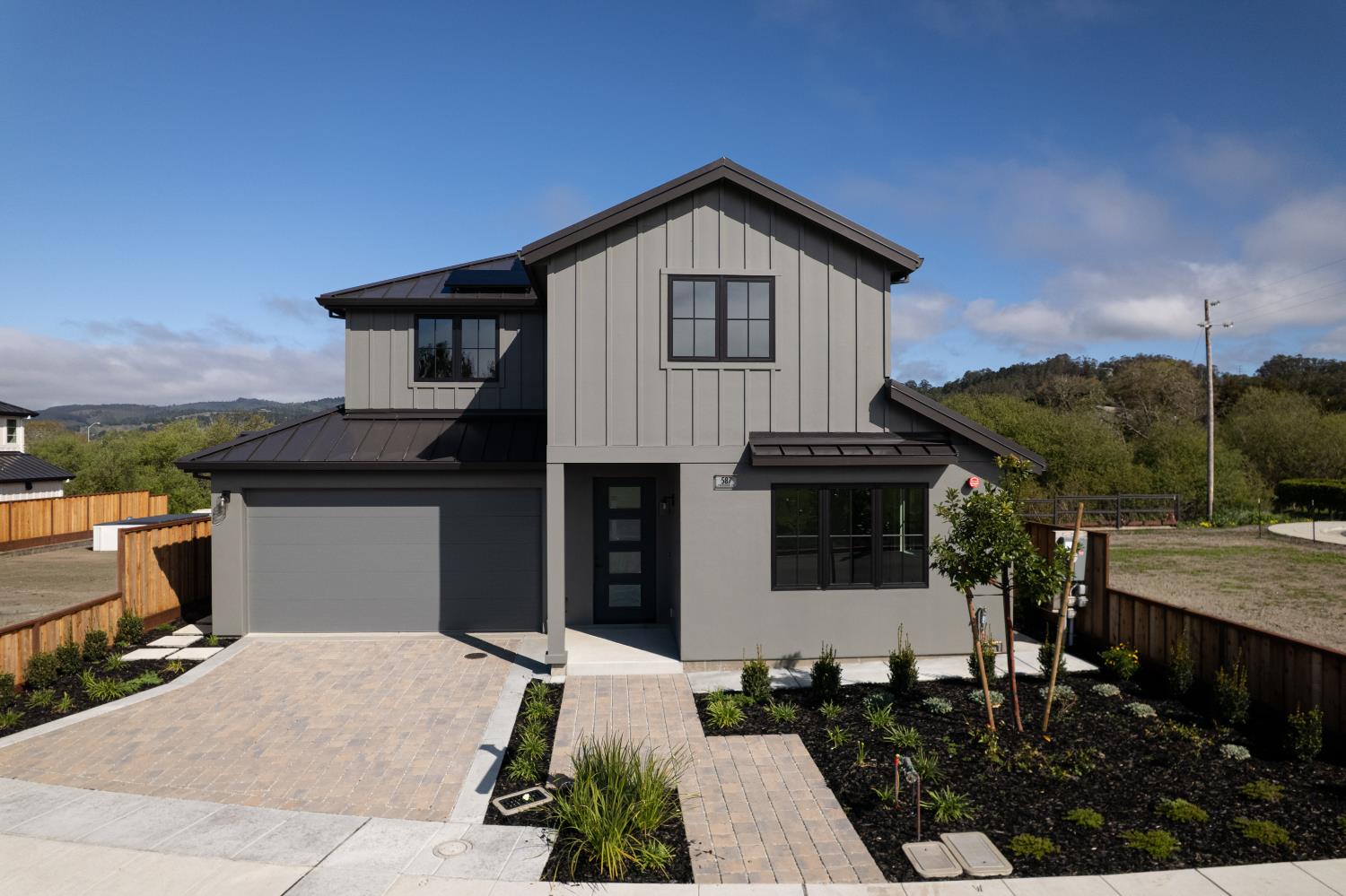 587 Creekside Ct, Half Moon Bay, CA 94019