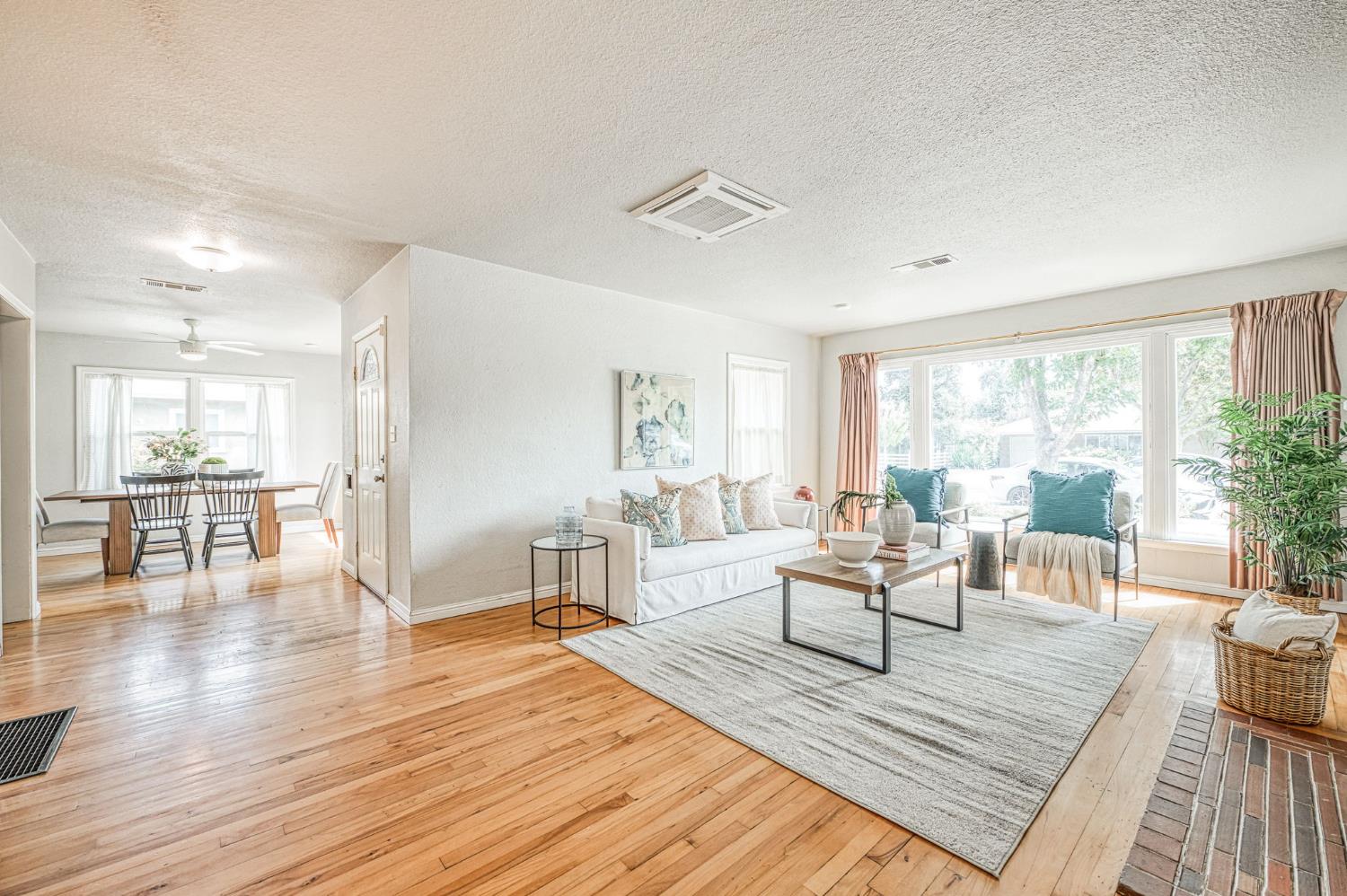 622 W Harvard Ave, Fresno, CA 93705