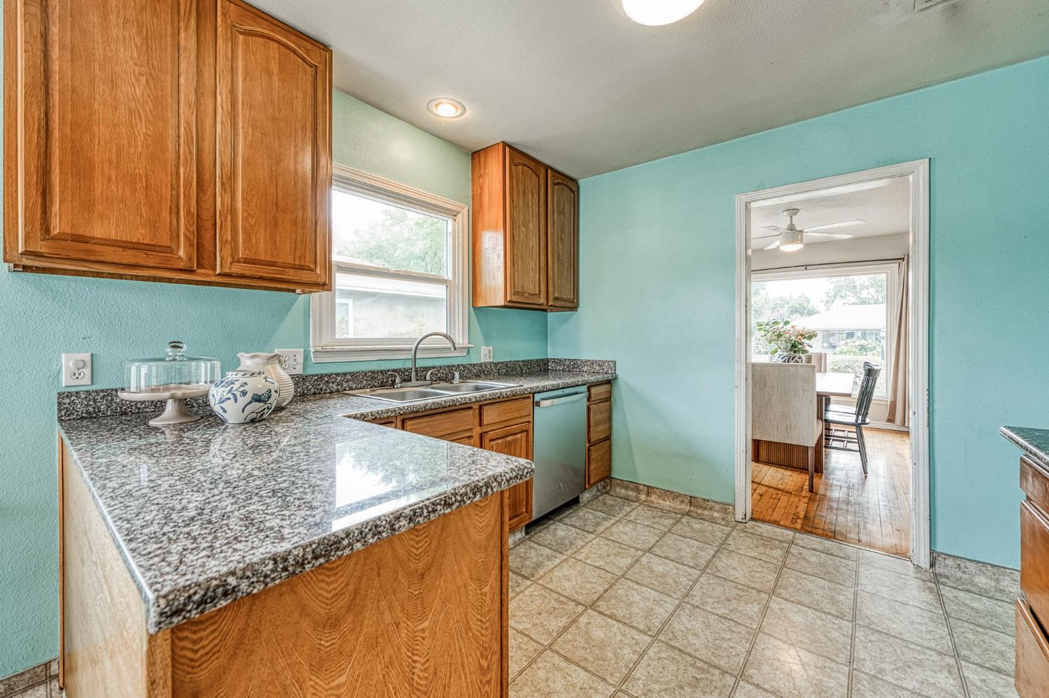 622 W Harvard Ave, Fresno, CA 93705