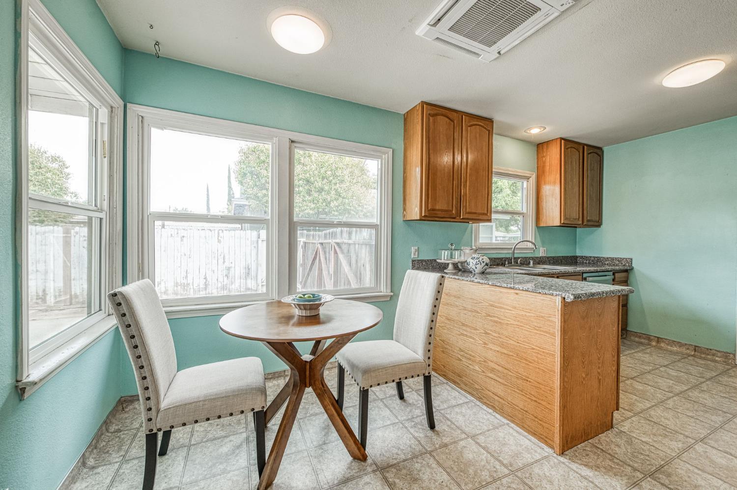 622 W Harvard Ave, Fresno, CA 93705