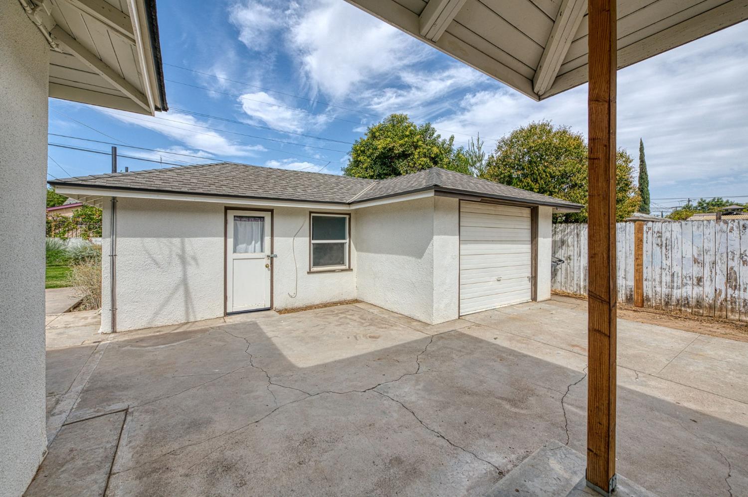 622 W Harvard Ave, Fresno, CA 93705