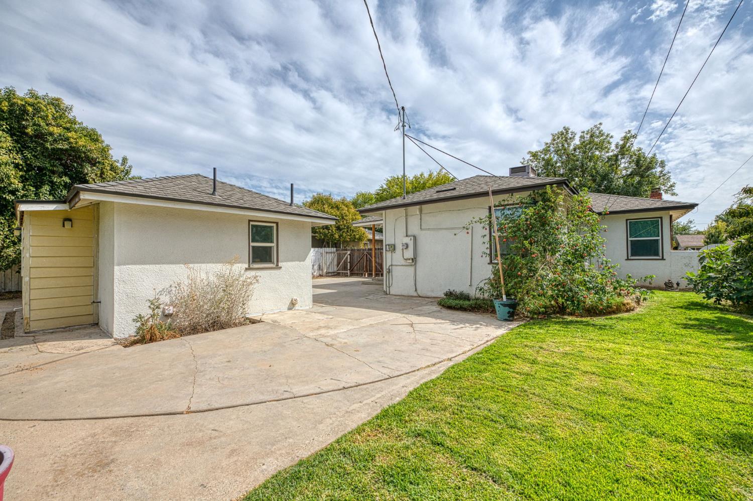 622 W Harvard Ave, Fresno, CA 93705