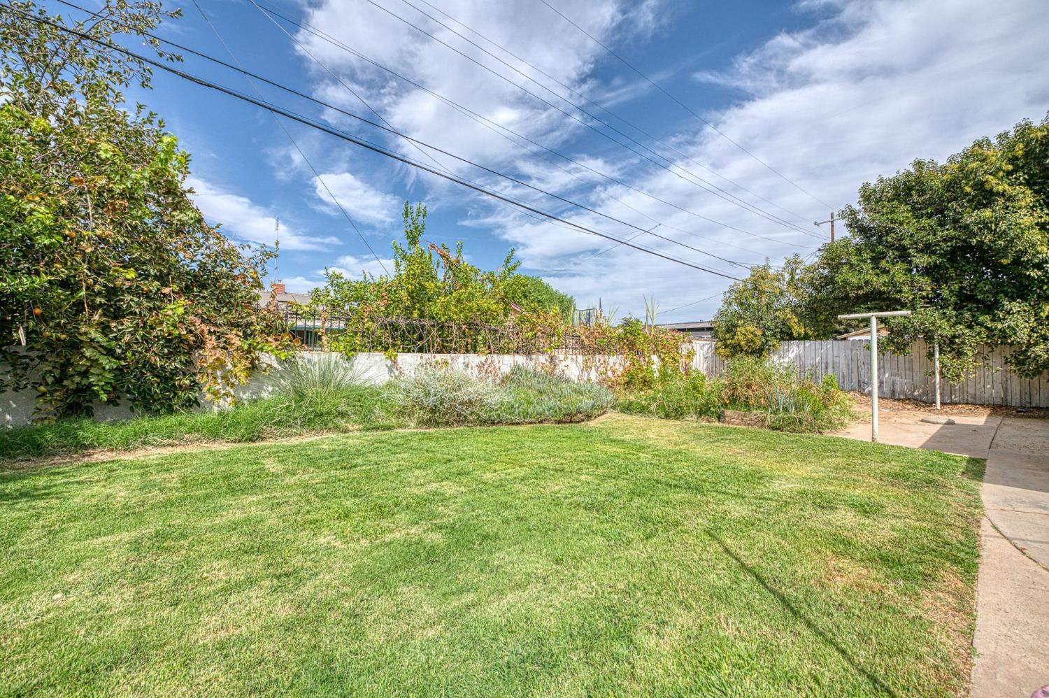 622 W Harvard Ave, Fresno, CA 93705