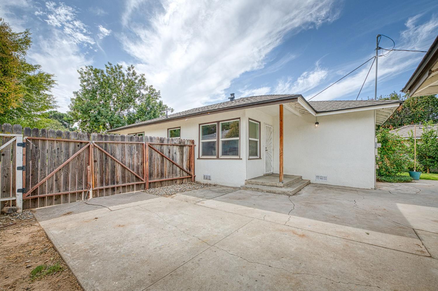622 W Harvard Ave, Fresno, CA 93705