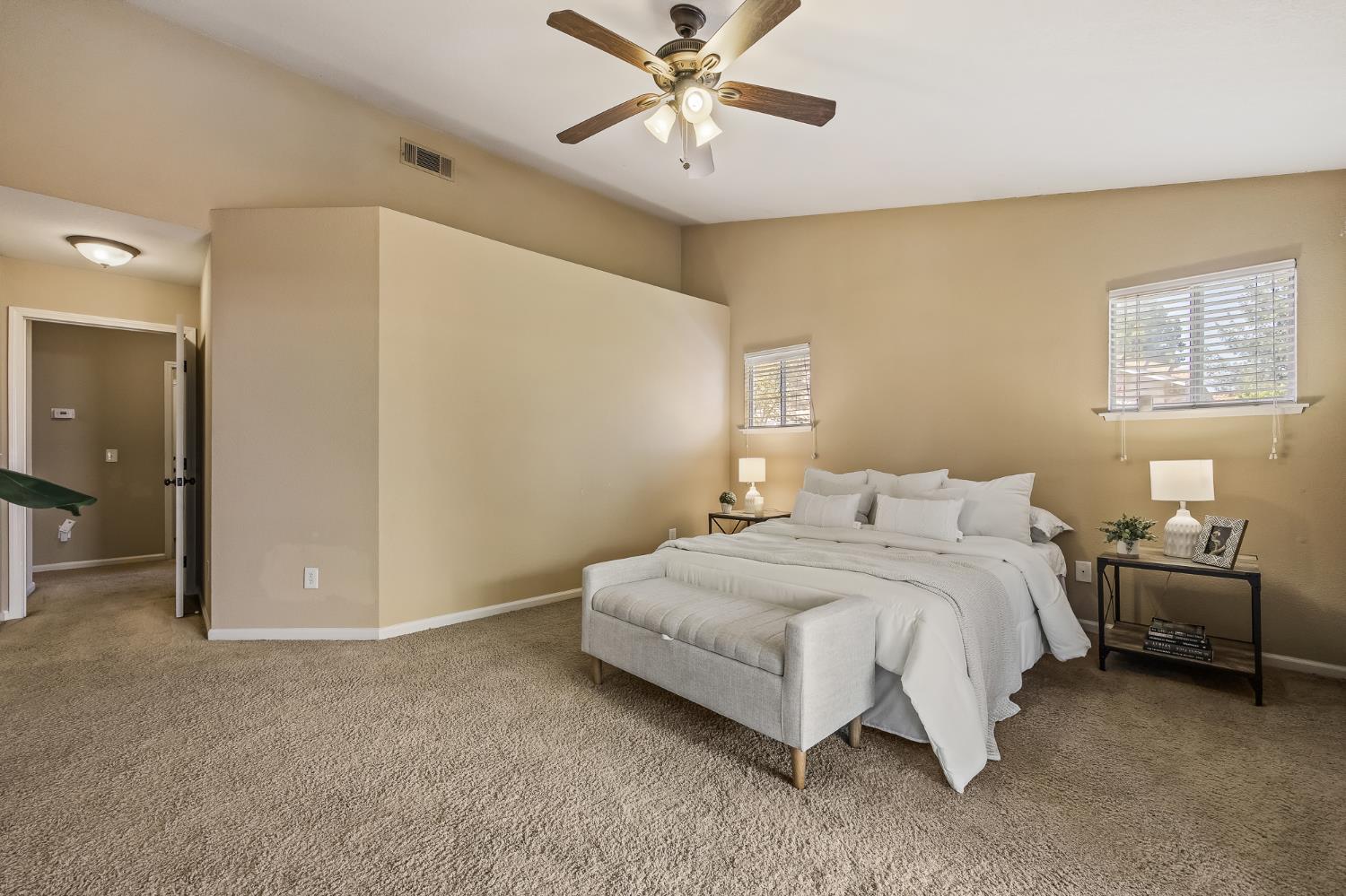 9904 River Oaks Dr, Stockton, CA 95209