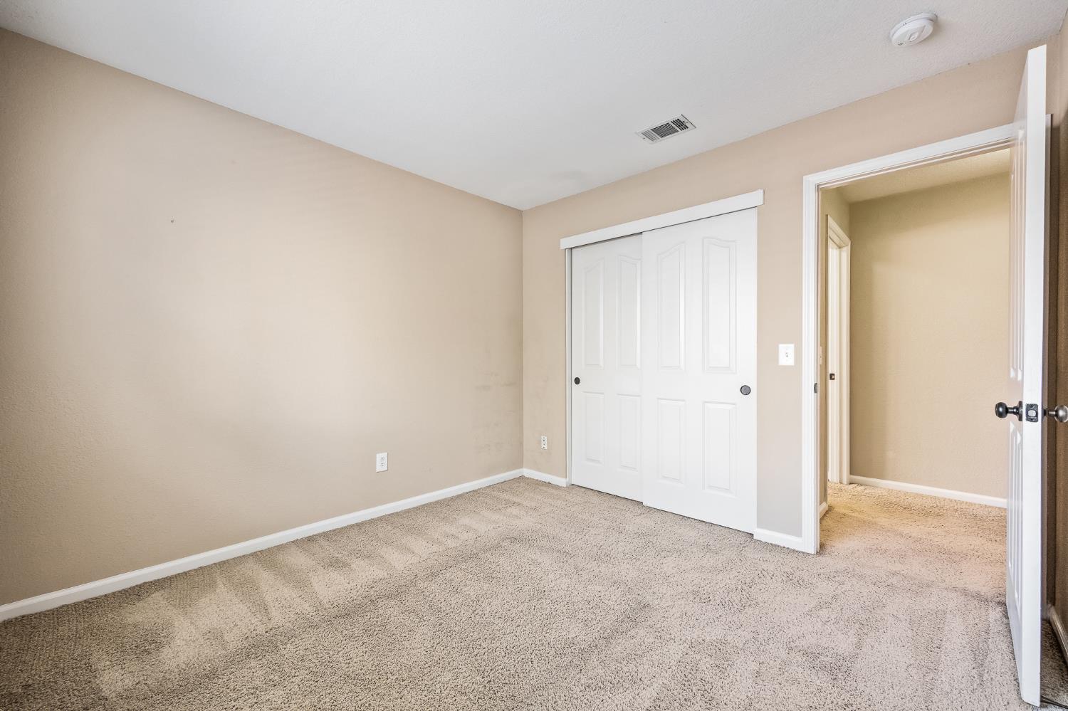 9904 River Oaks Dr, Stockton, CA 95209
