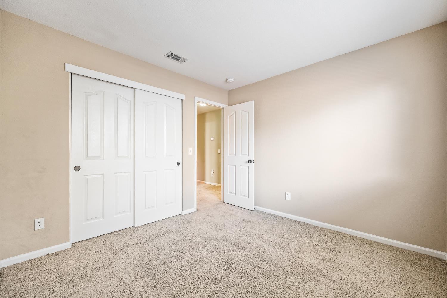 9904 River Oaks Dr, Stockton, CA 95209