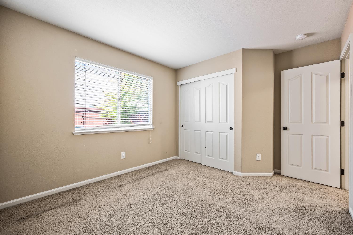 9904 River Oaks Dr, Stockton, CA 95209