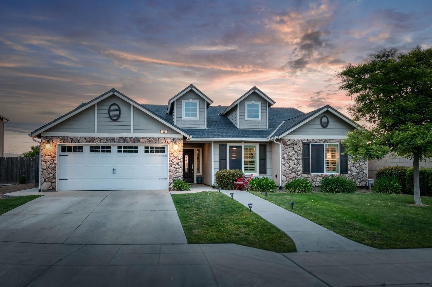 7441 N La Paz, Fresno, CA 93722