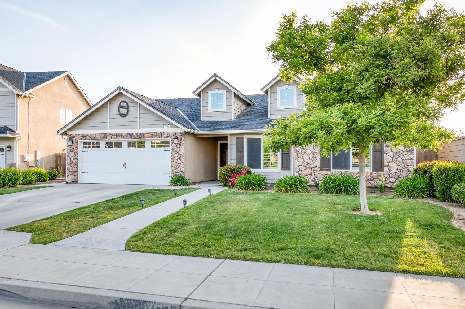 7441 N La Paz, Fresno, CA 93722