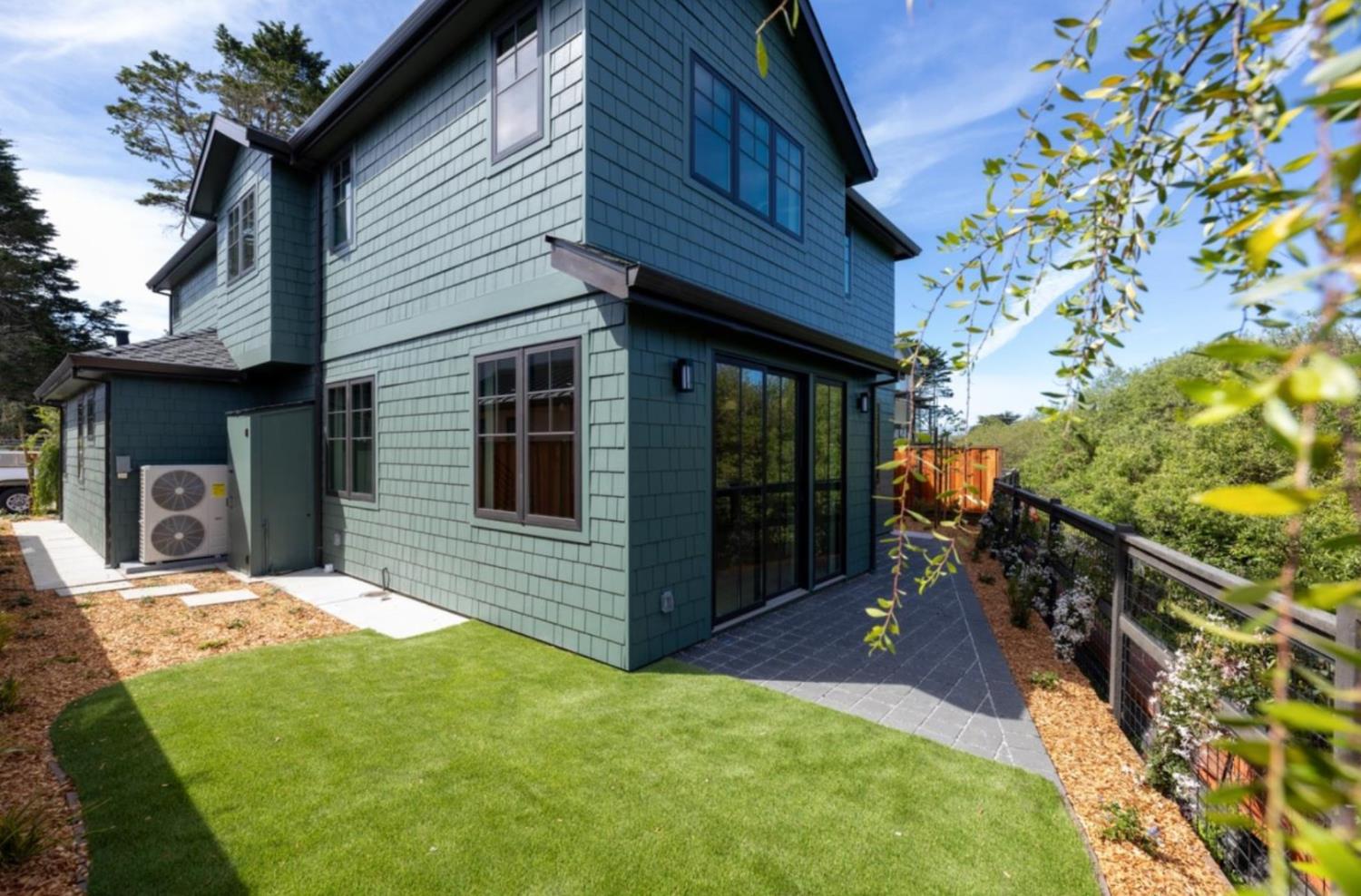 525 Creekside Ct, Half Moon Bay, CA 94019