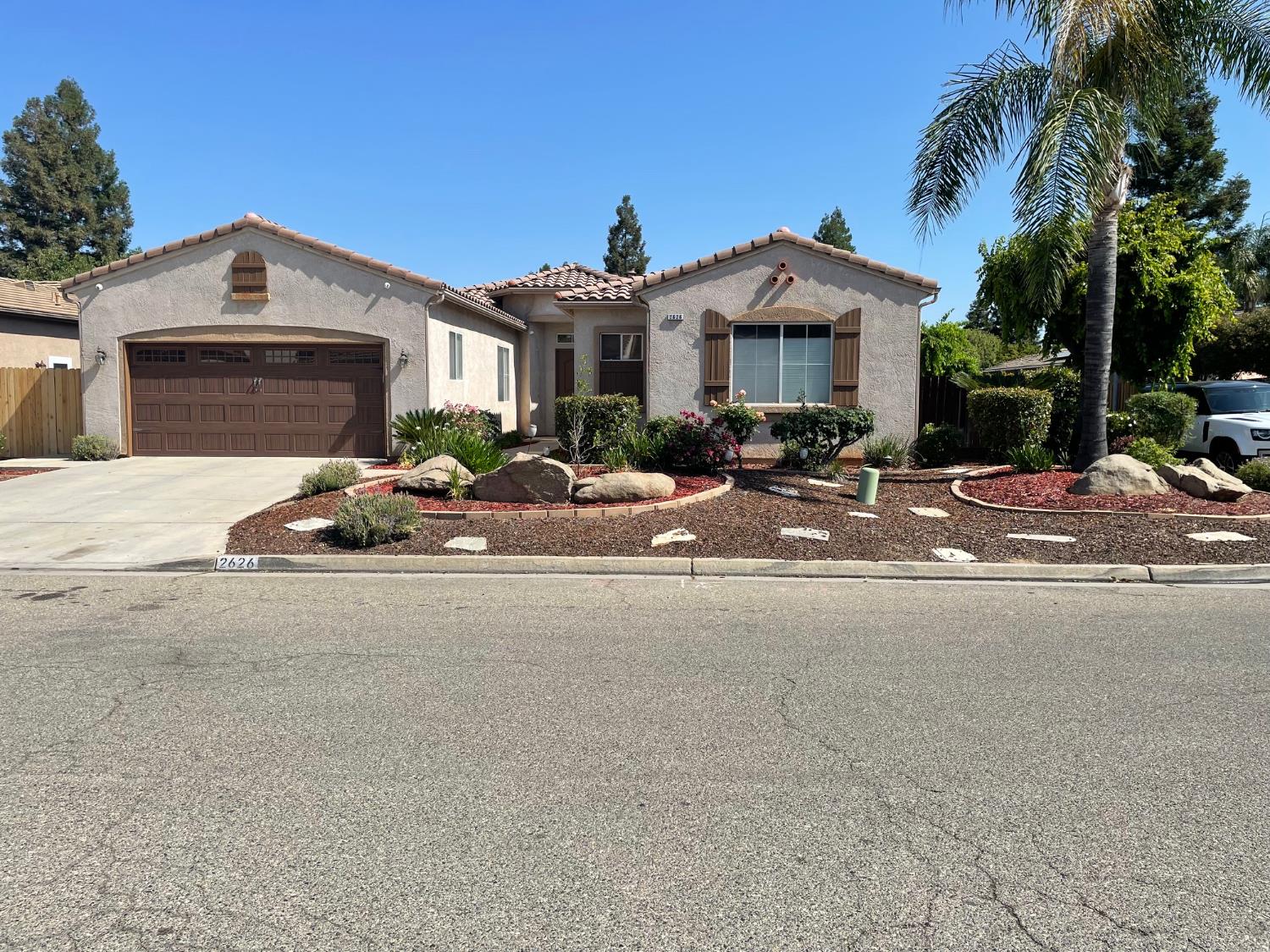 2626 E Solar Ave, Fresno, CA 93720