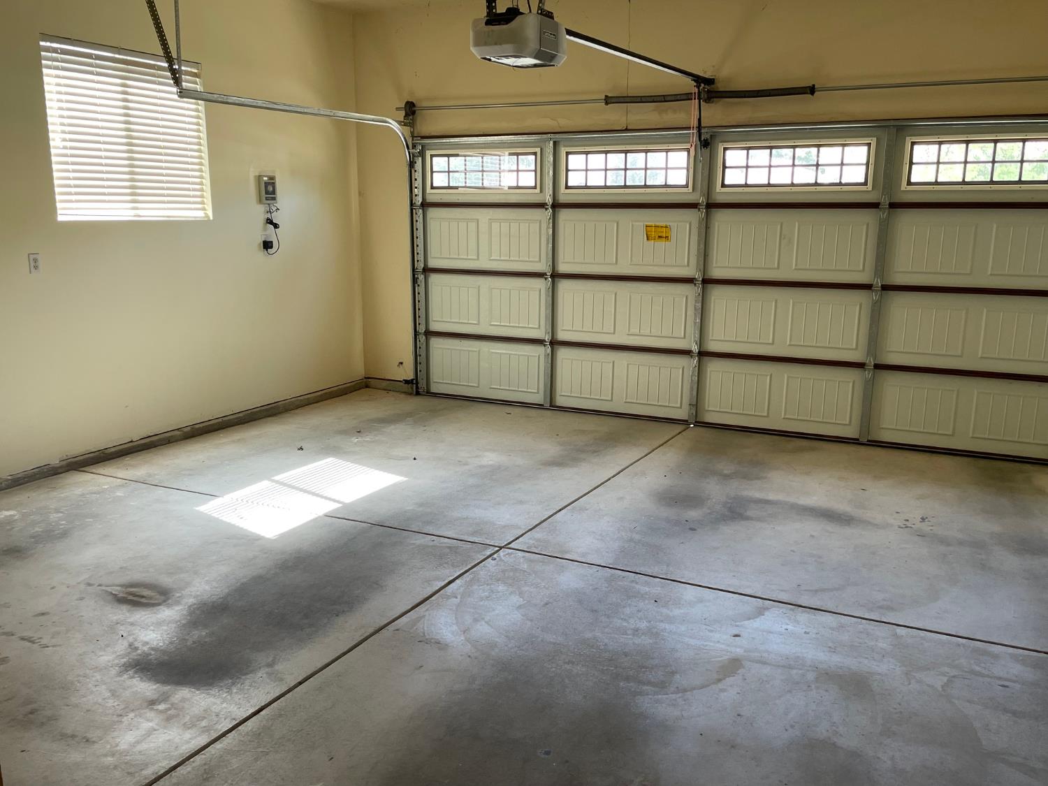 2626 E Solar Ave, Fresno, CA 93720