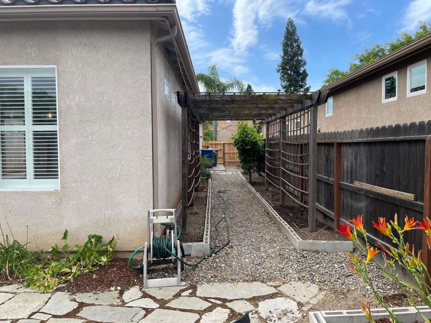 2626 E Solar Ave, Fresno, CA 93720