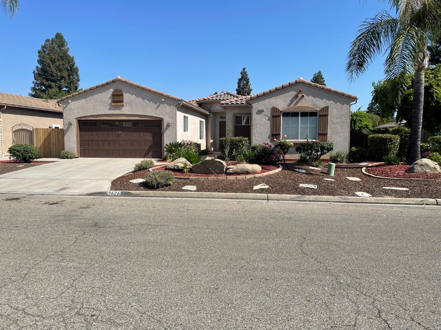 2626 E Solar Ave, Fresno, CA 93720