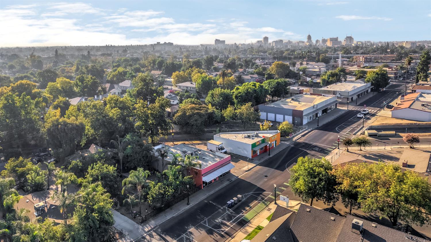 898 N Fulton St, Fresno, CA 93728