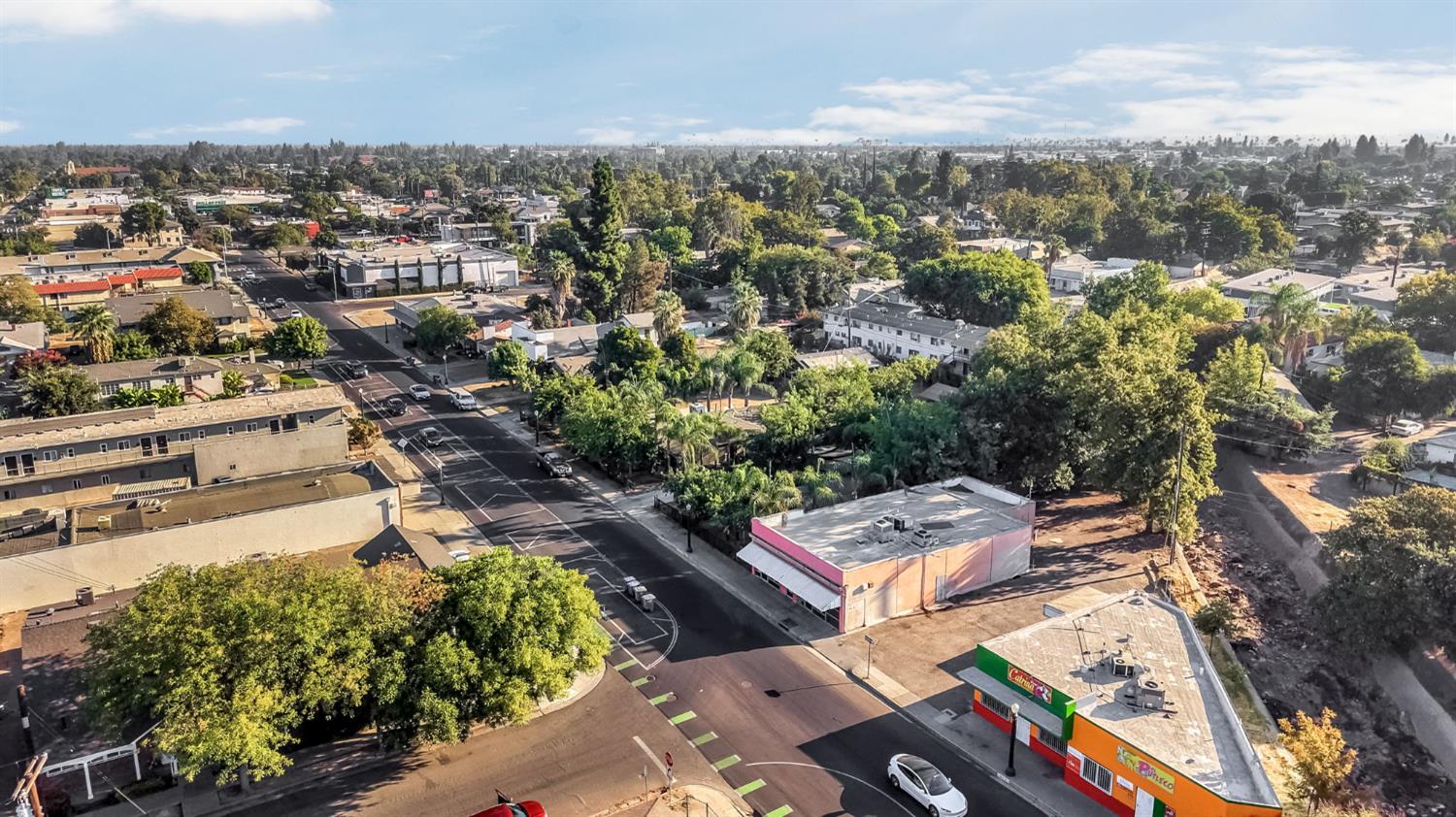 898 N Fulton St, Fresno, CA 93728