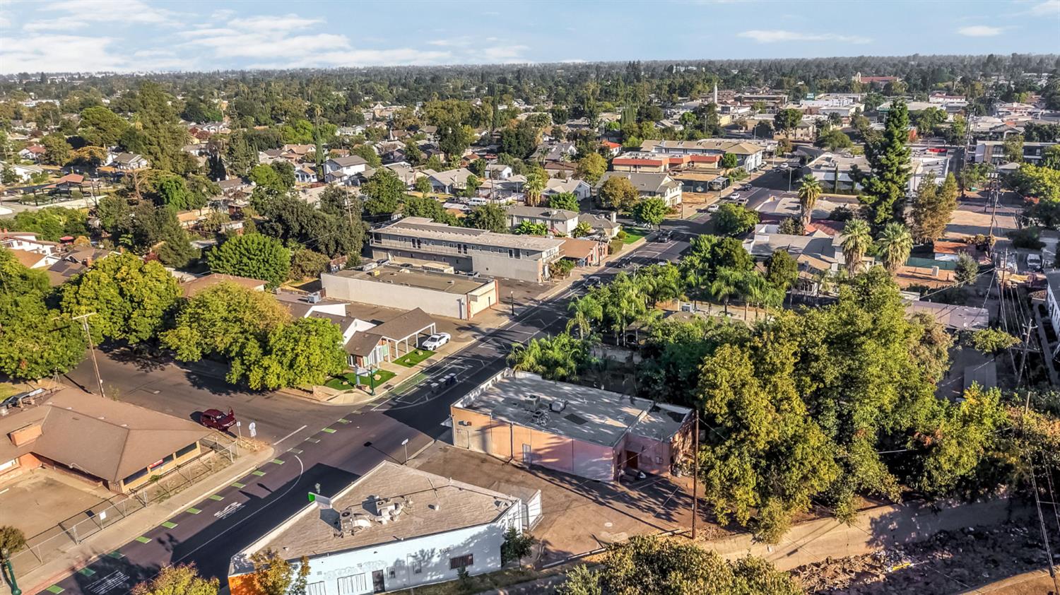 898 N Fulton St, Fresno, CA 93728