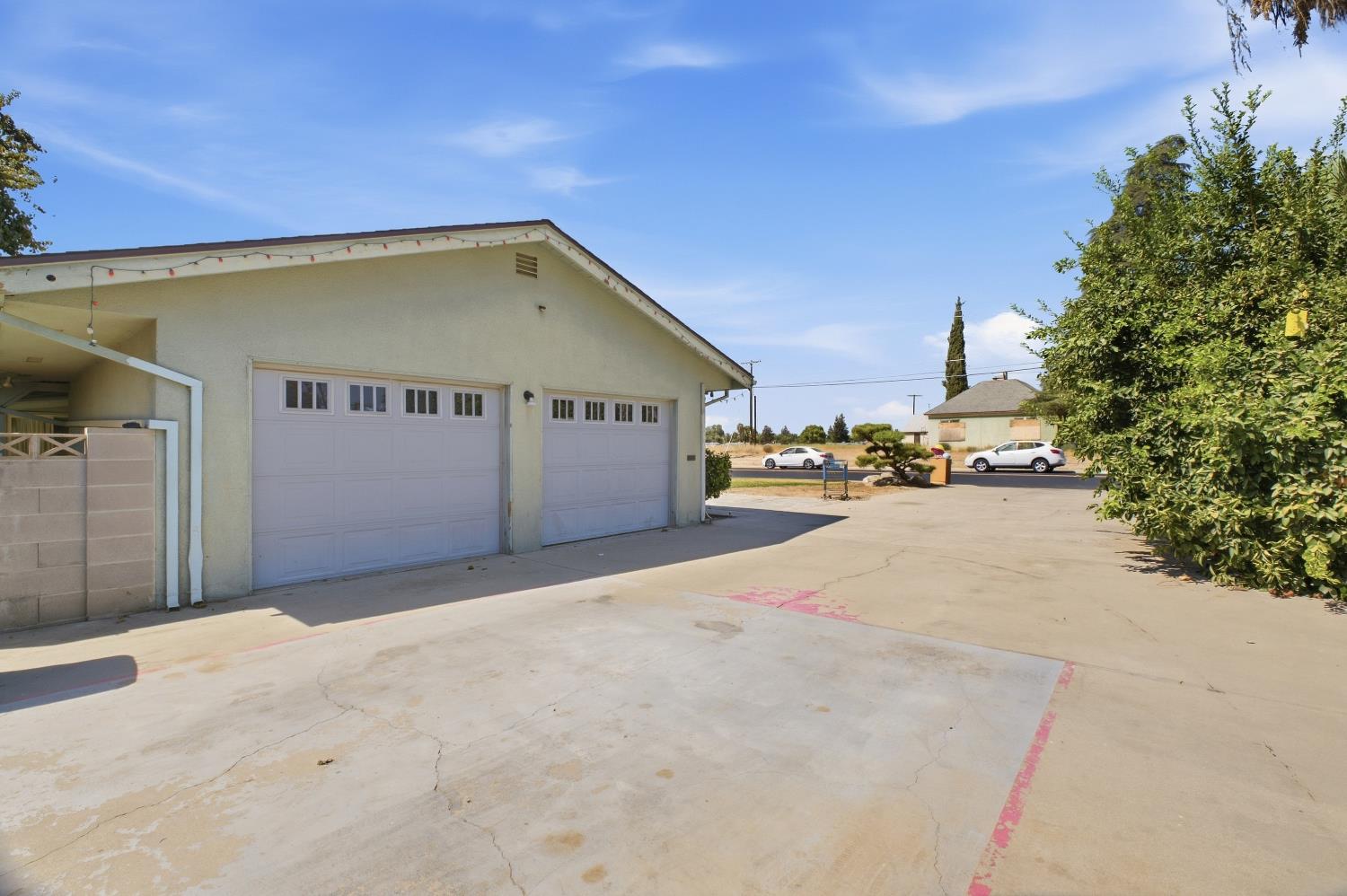 2513 Almond Ave, Sanger, CA 93657