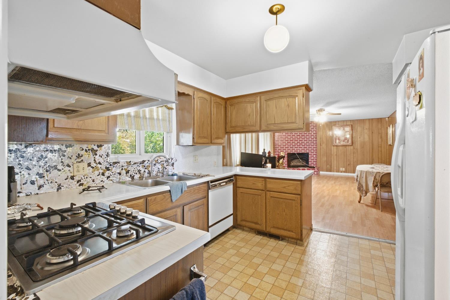 2513 Almond Ave, Sanger, CA 93657