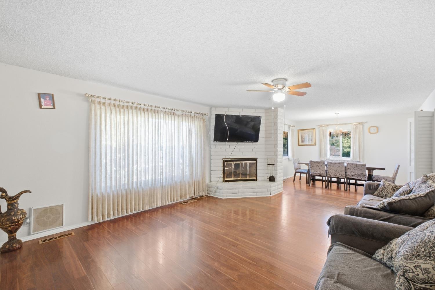 2513 Almond Ave, Sanger, CA 93657